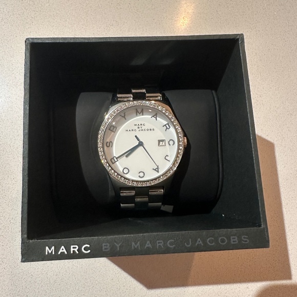 Marc Jacobs Ladies Watch - Picture 1 of 4
